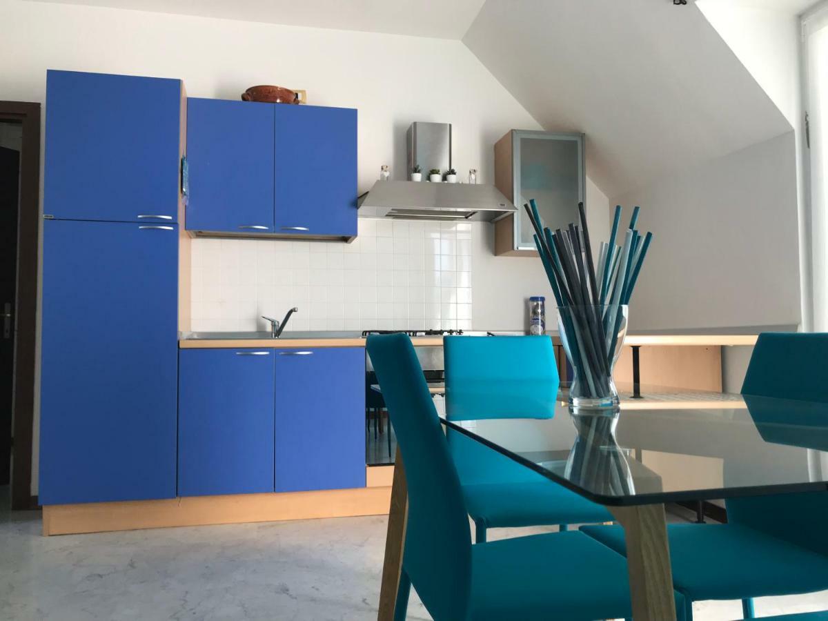 La Magnolia Apartments Violet Дезенцано-дель-Гарда Экстерьер фото
