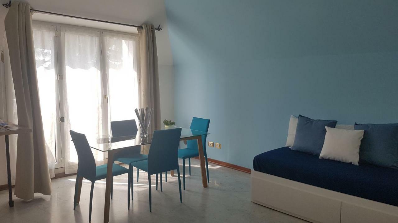 La Magnolia Apartments Violet Дезенцано-дель-Гарда Экстерьер фото